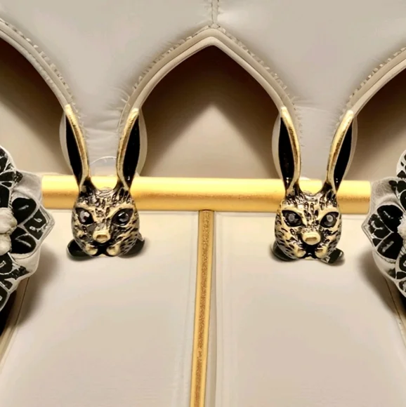 Vintage Estate Bunny Rabbit Crystal Stud Gold Earrings - Picture 14 of 16